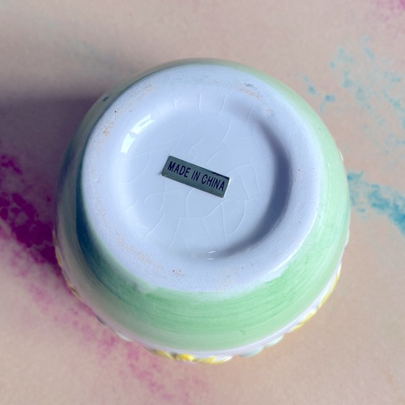 Vintage Sunflowers Design Sugar Bowl or Vase Small Size Beautiful Home Addition! - Picture 2 of 8